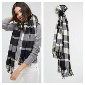 NWT Plush Ultra Soft Plaid Scarf Navy‎ One Size OS